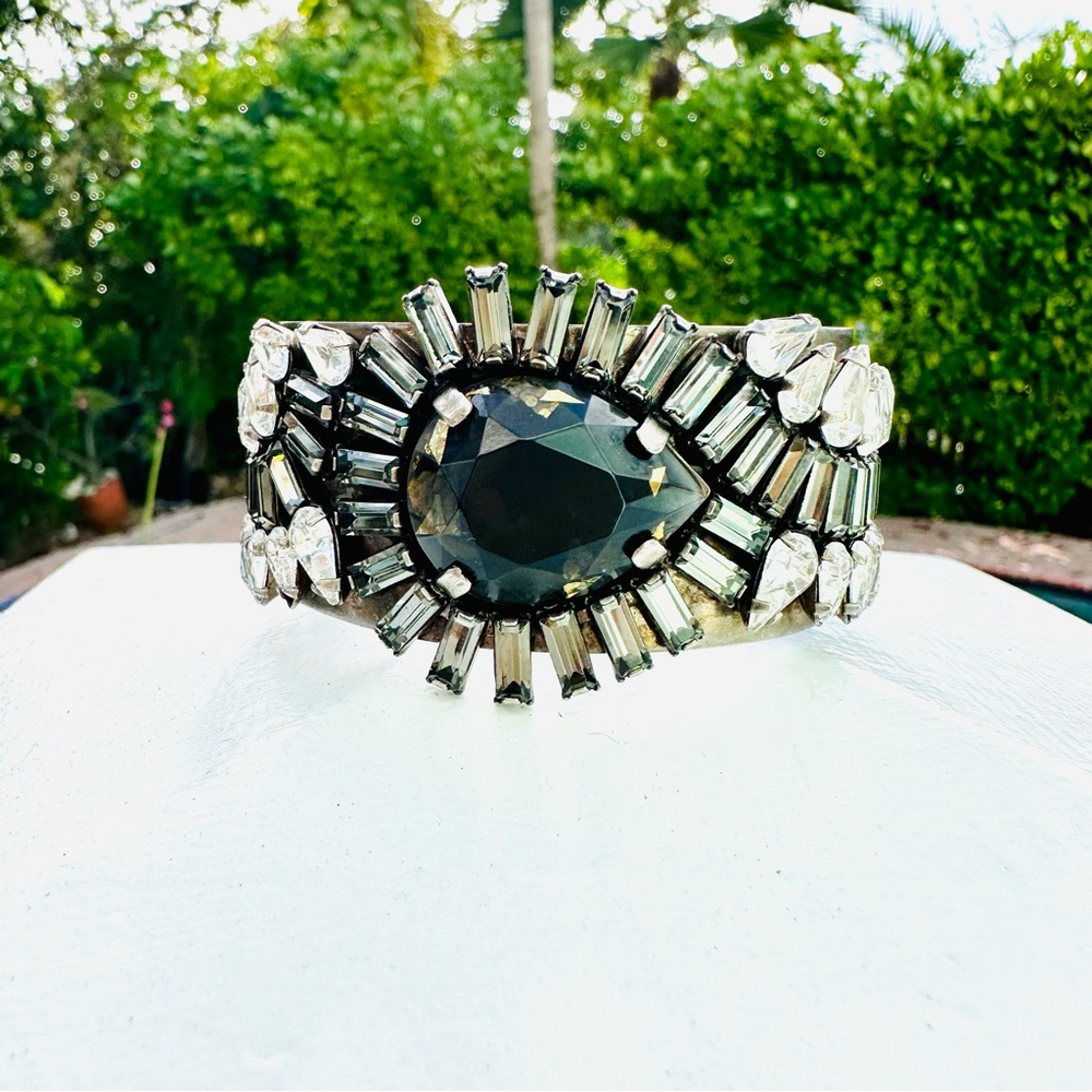 Dannijo Valentina Silvertone Multi-Crystal Cuff NWT - Picture 3 of 17